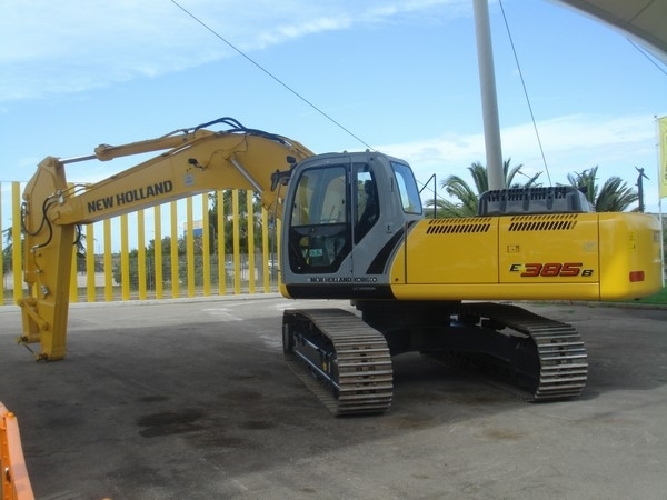 New Holland E385 LC