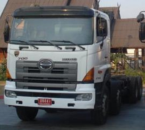 Hino series 700