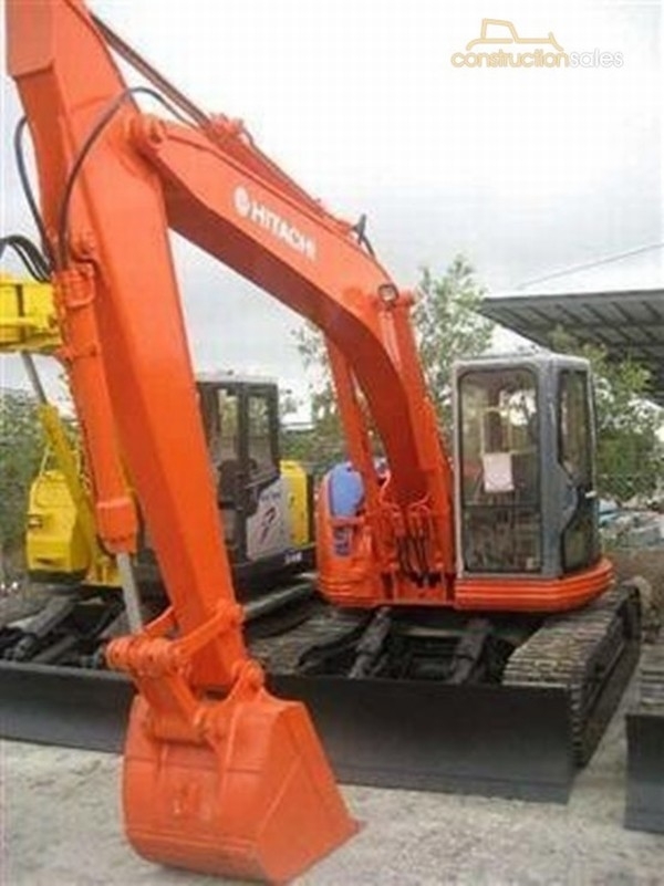 Hitachi EX135 UR
