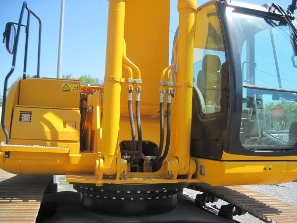 JCB JS 330