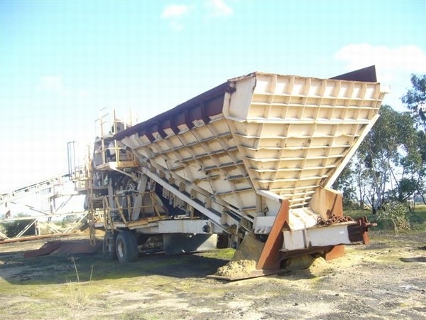 Mobile Apron Vibrating Grizzly Litted With Hagglund Hydraulic