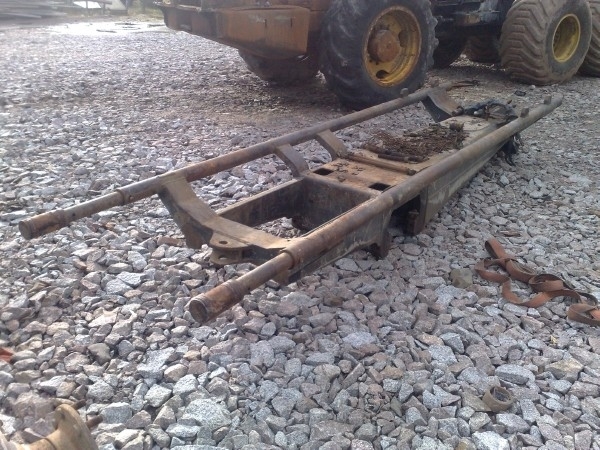 Timberjack 810B rear chassis / centre section