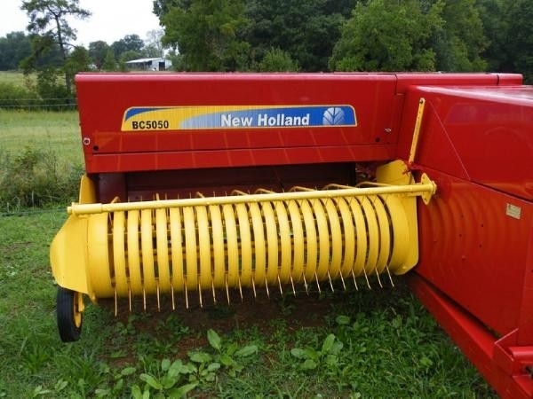 New Holland BC5050 Square Baler