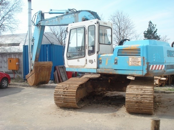 Liebherr R902