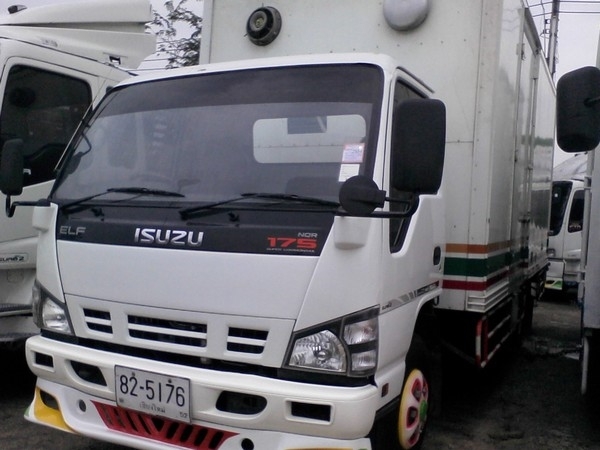 Isuzu NQR75RY52E