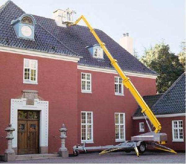 OMME Platforma tractabila cu brat telescopic 2500 E