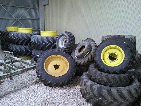 Titan 173/A8 TL 800/70R38