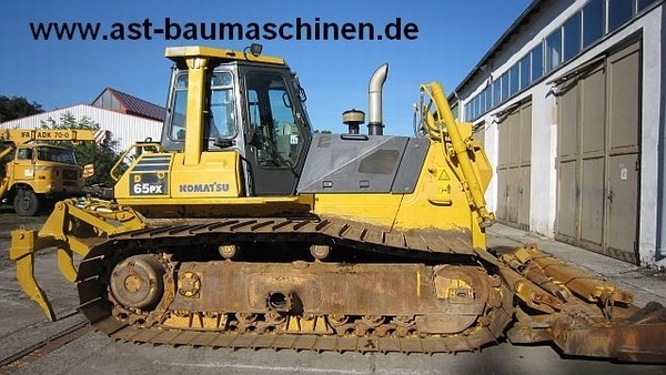 Komatsu D65PX12 mit Ripper