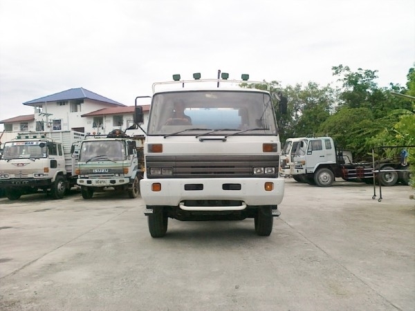 Nissan CW430