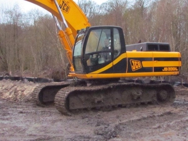 JCB 330L