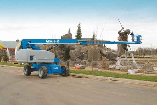 Genie S-60 (2WD-4WD)