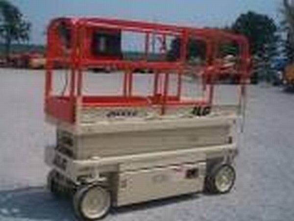 JLG 2033E