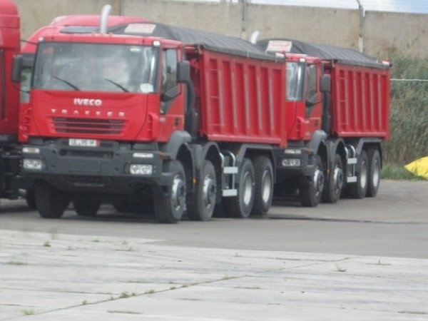 Iveco EuroTrakker AD410T42H.