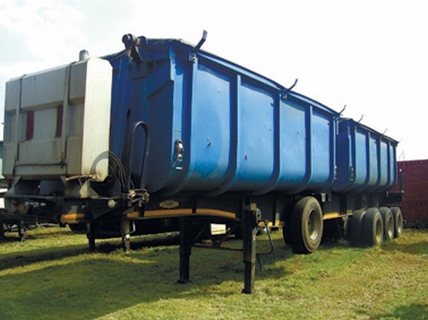 Payloader Tri-Axle 34m³ twin bin