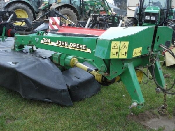 John Deere 324