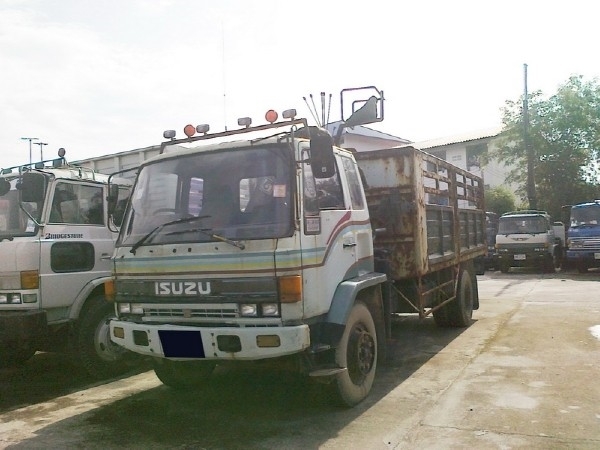 Isuzu ROCKY