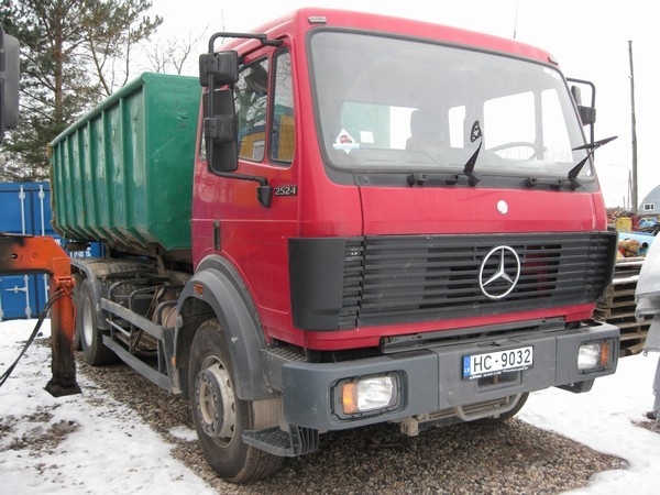 Mercedes-Benz 2524