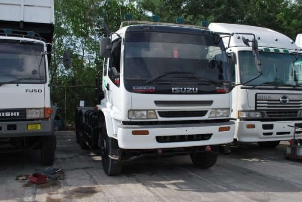 Isuzu เดก้า