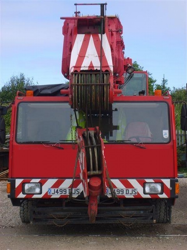 Liebherr LTM1090
