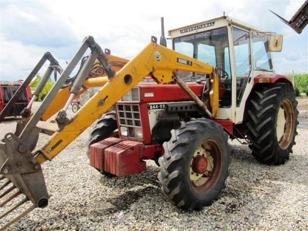 International Tractor 844 SB