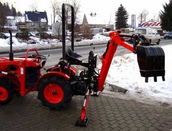 Kubota B7001D gebraucht mit Heckbagger