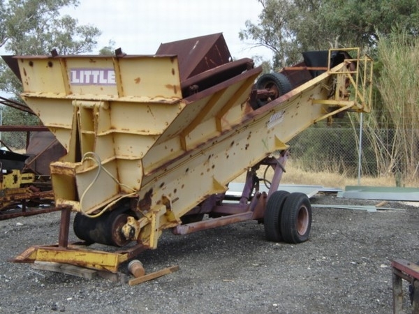 Belt Feeder & Hopper Adjustable Height Mechanism