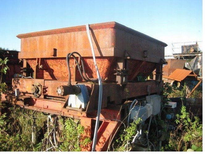 Vibrations feeder tray, single