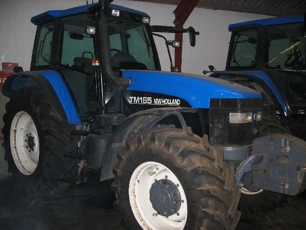 New Holland TM 165