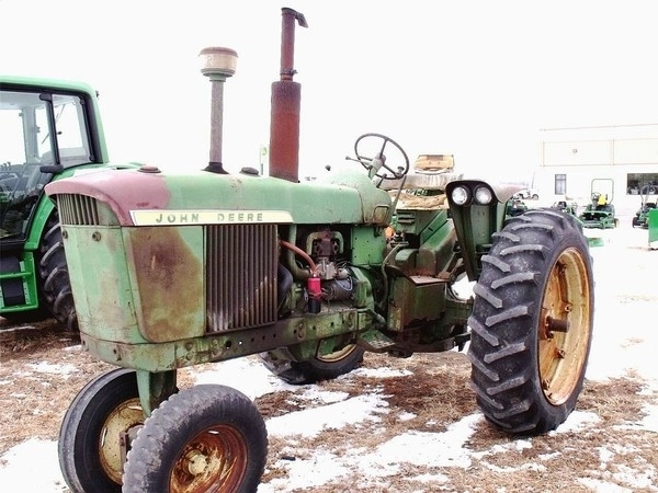 John Deere 3010