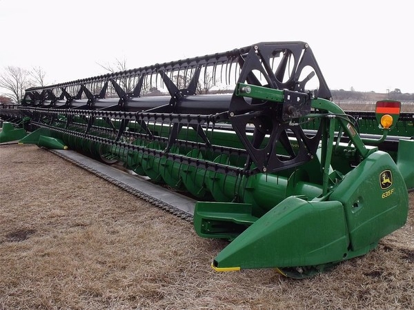 John Deere 635F