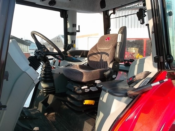 Massey Ferguson 5420 (ohne Lader)