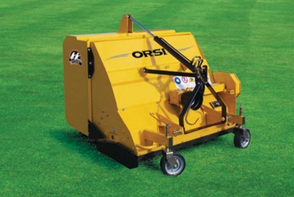 Orsi Golf 155 Schlegelmulcher mit Grasaufnahmebehälter