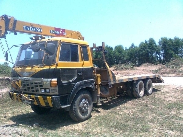 HINO TADANO 3 TON