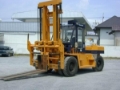 Komatsu FD135-5、四輪フォークリフト、資材運搬設備
