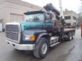 Ford L9000, Camion plateau ridelle avec grue, Transport