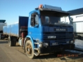 Scania P 82, Camion plateau ridelle avec grue, Transport