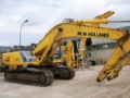 New Holland E385, Excavadoras de cadenas, Construcción