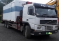 Volvo FM12, Camion plateau ridelle avec grue, Transport