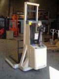Crown 20MT110A, Pedestrian stacker, Material Handling