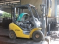 Komatsu FD25WH-15、四輪フォークリフト、資材運搬設備