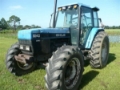 纽荷兰 8240、拖拉机 80-99 hp、农业机械