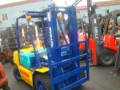 Komatsu FD30、コンテナハンドラー、資材運搬設備
