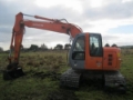 HITACHI ZX135US, Excavadoras de cadenas, Construcción