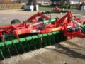 Unia ARES XL 6.0 + Gummikeilringwalze + Fahrwerk + Druc, Grade de discos, Agricultura