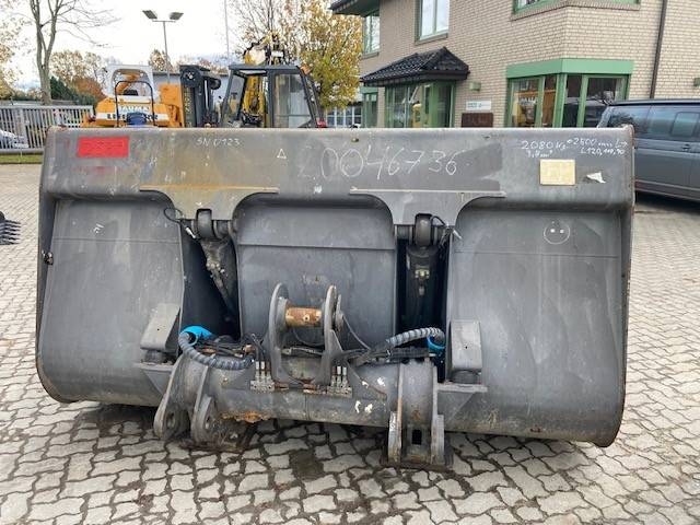 Volvo 2.75 m Hochkippschaufel Volvo festanbau 3.8 (2539)
