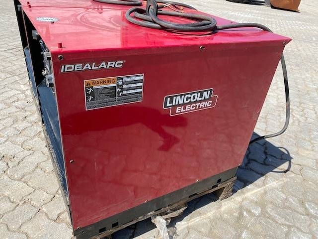 Lincoln (1146) IDEALARC DC 400