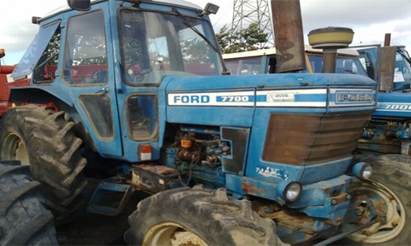 7700 Ford sale tractor #4