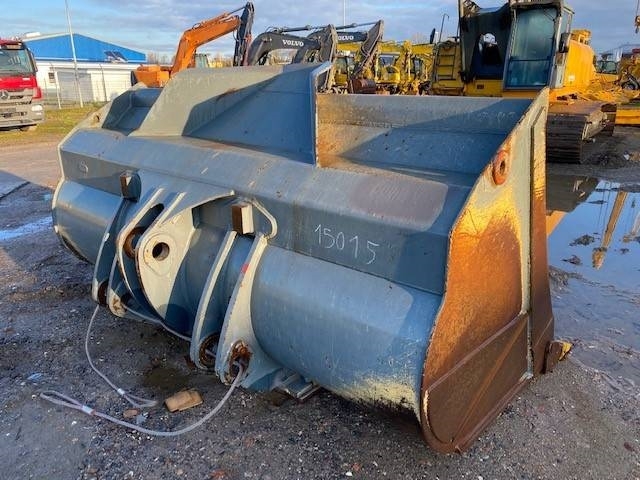 Liebherr (1884) L 586 Schaufel / bucket