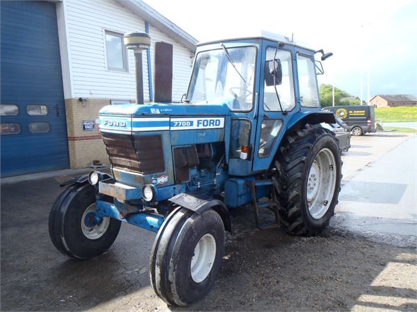 Ford tractor model 7700 #8