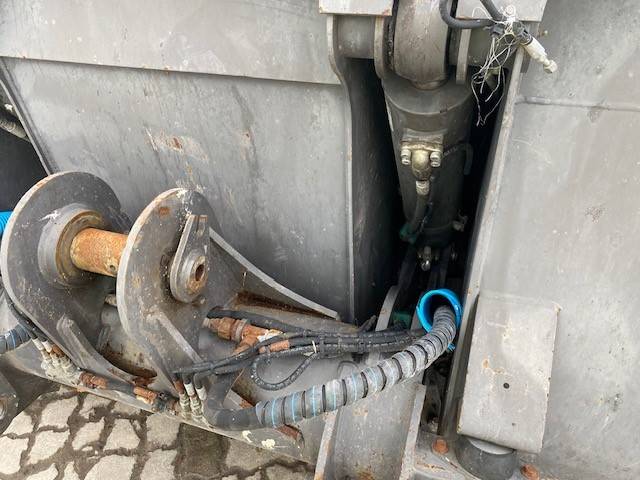 Volvo 2.75 m Hochkippschaufel Volvo festanbau 3.8 (2539)